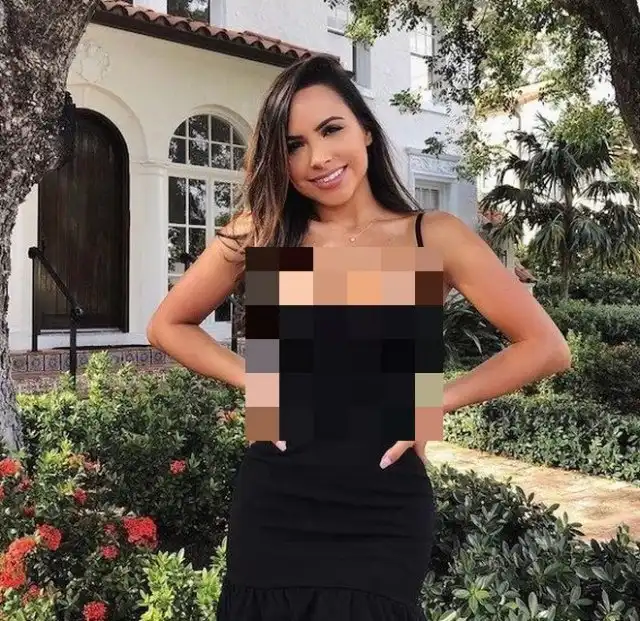 Девушки в красивых платьях