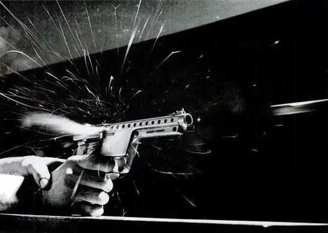 Gyrojet: уникальный пистолет, стреляющий пулями-ракетами