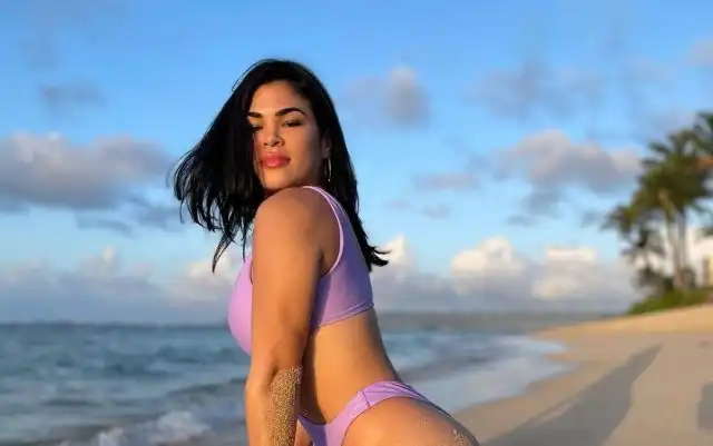 Звезда MMA Рэйчел Остович, которая не стесняется пышных форм