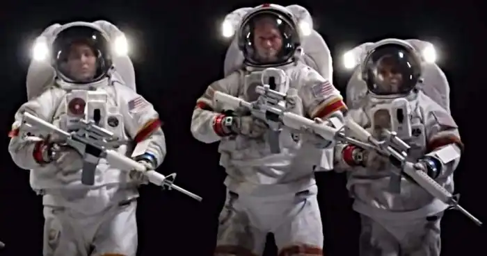 Проект «Горизонт»: военная база на Луне и космический спецназ, вооруженный ядерными базуками