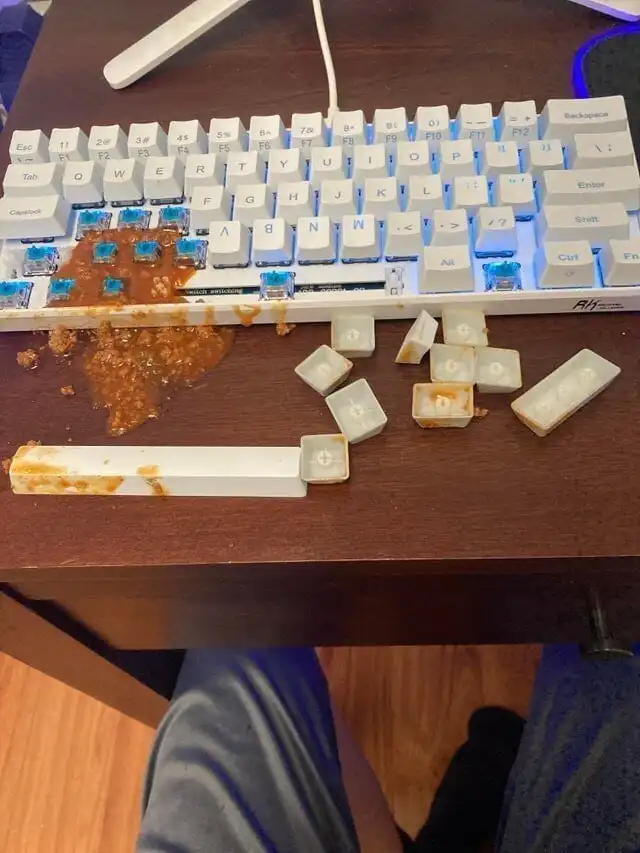 Неприятности могут застать даже дома