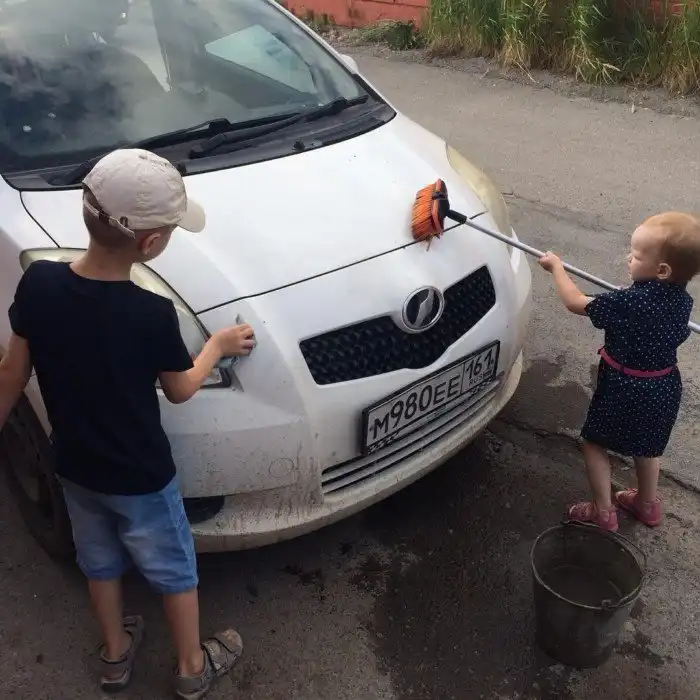 Гаражная романтика: друзья, машины, девушки