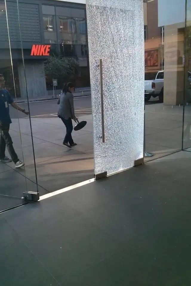 15 человек, которые сделают всё, чтобы забыть этот день