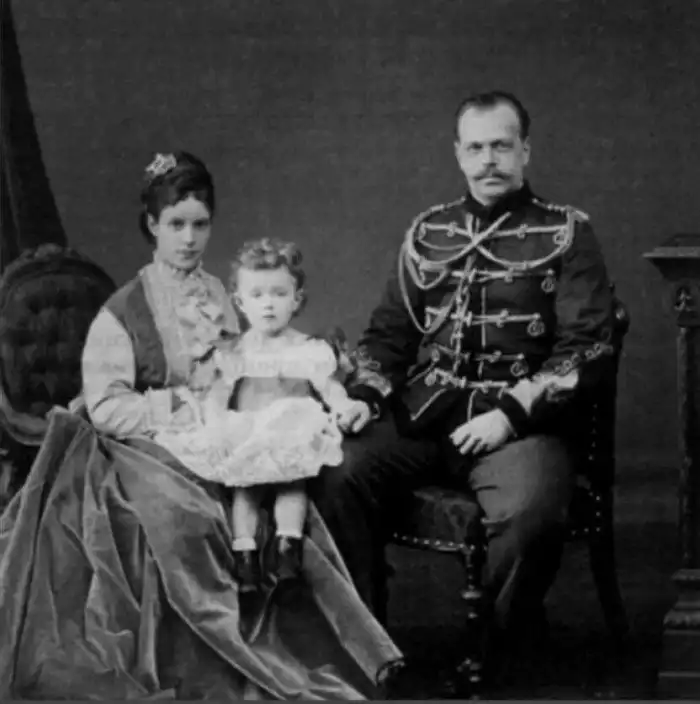 Почему мальчиков раньше одевали в платья