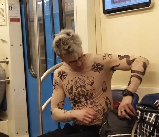 Модники и чудаки в метро