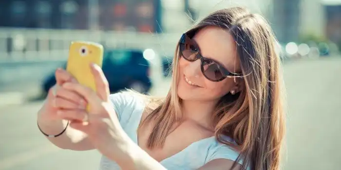 Почему нам больше нравятся селфи, чем фотографии, сделанные другими людьми?
