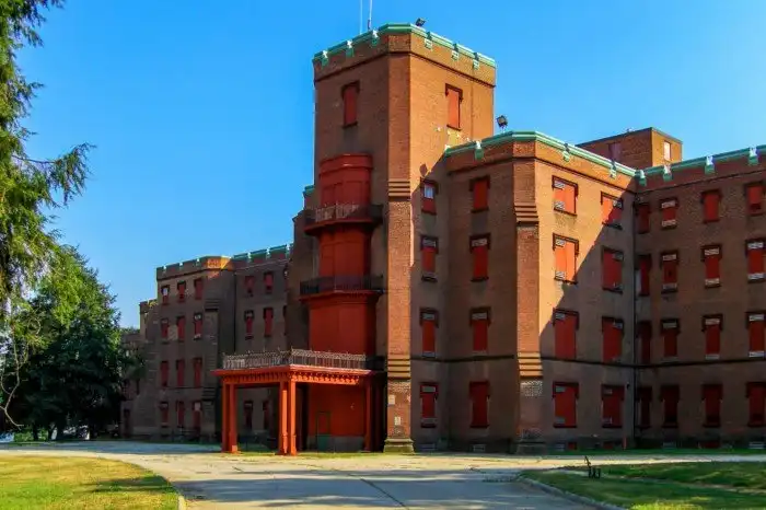 Эксперимент Розенхана: почему в психиатрические больницы отправляют здоровых людей?