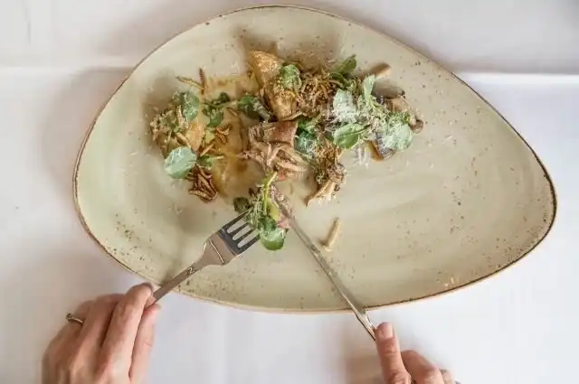 Пироги с червями и салат из сверчков: возможно, скоро нам придётся питаться насекомыми