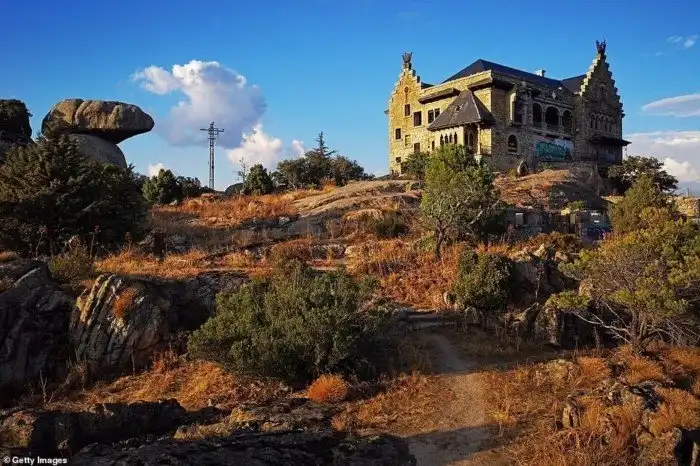 Жутко и интересно: 19 заброшенных объектов со всего мира