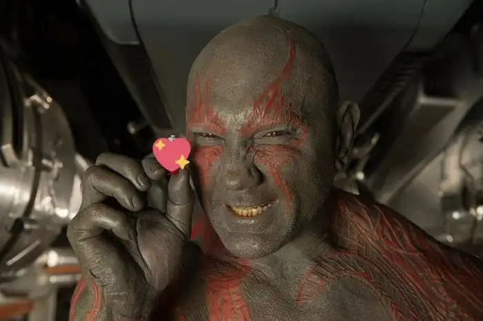 53 фотографии, которые показывают, как выглядят фильмы про супергероев без спецэффектов во время съёмок