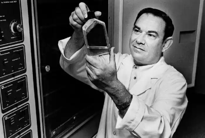 Почему срок жизни людей ограничен природой всего 125 годами? Любопытный эксперимент профессора анатомии