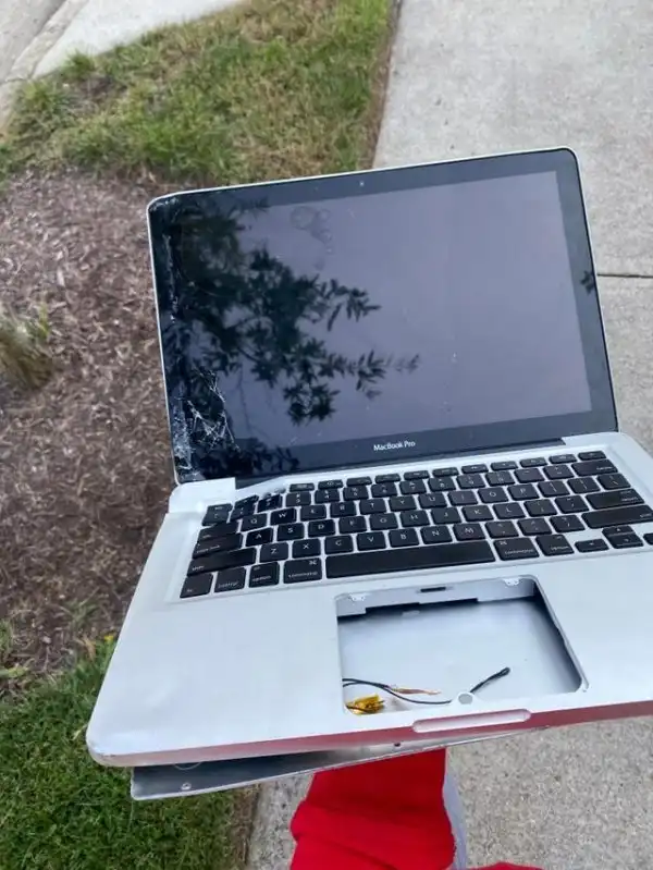 Люди, у которых сложились непростые отношения с техникой