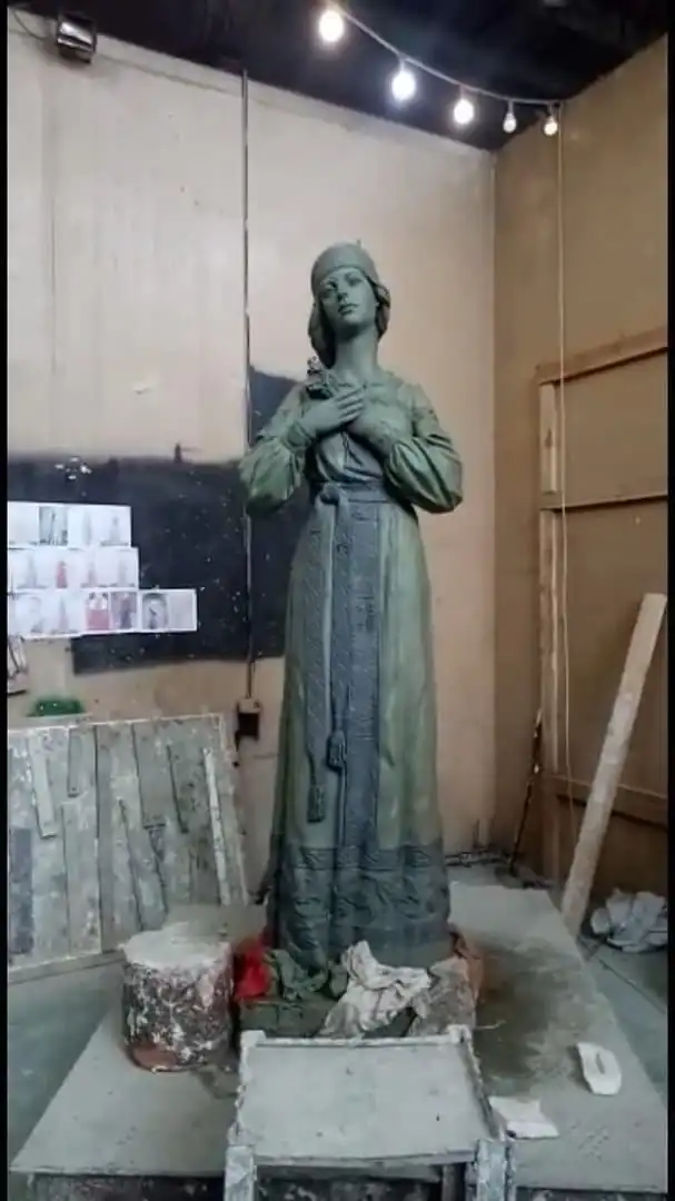 В Нововоронеже показали новый памятник Аленке