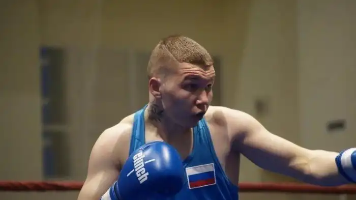 Российский боксер Медведев одолел медведя