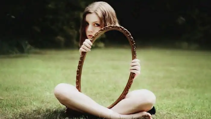 «Люди просто съеживаются» и «вокруг слишком много желтого». Как воспринимают мир слепые люди, после того, как им вернули зрение