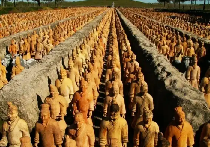 Терракотовая армия. Зачем императору потребовалось многотысячное войско из глины