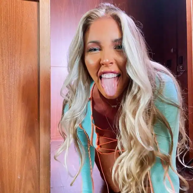 Звезда фильмов для взрослых Саманта Сейнт (Samantha Saint) устроила парню незабываемый подарок