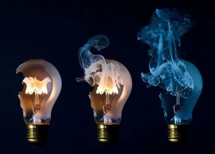 Три гиганта рухнули. Но Россия обязана стоять, вопреки всему?