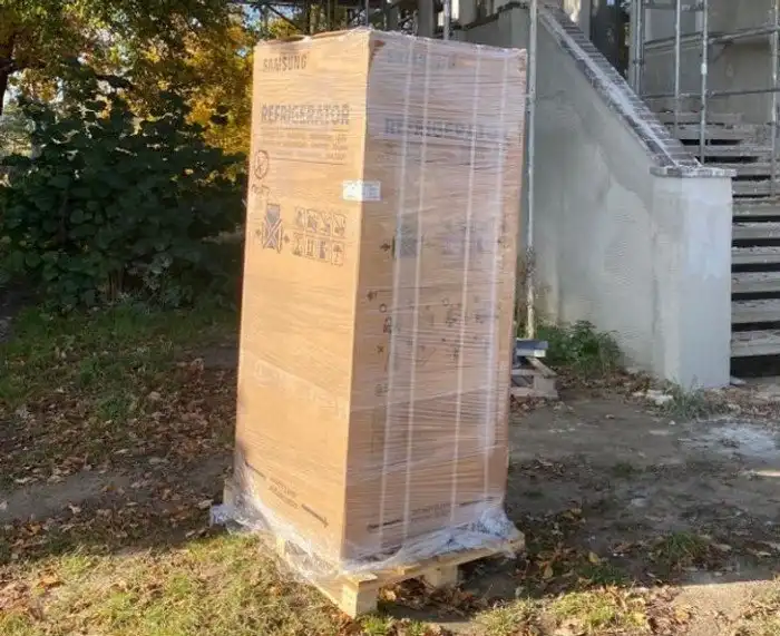 18 работничков, которые делают все через пень-колоду. И результат получается соответствующим