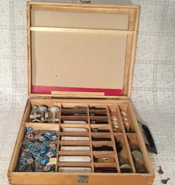 Чемоданчик с машинками: советское учебное пособие для детей