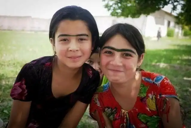 Что такое «греческая бровь»