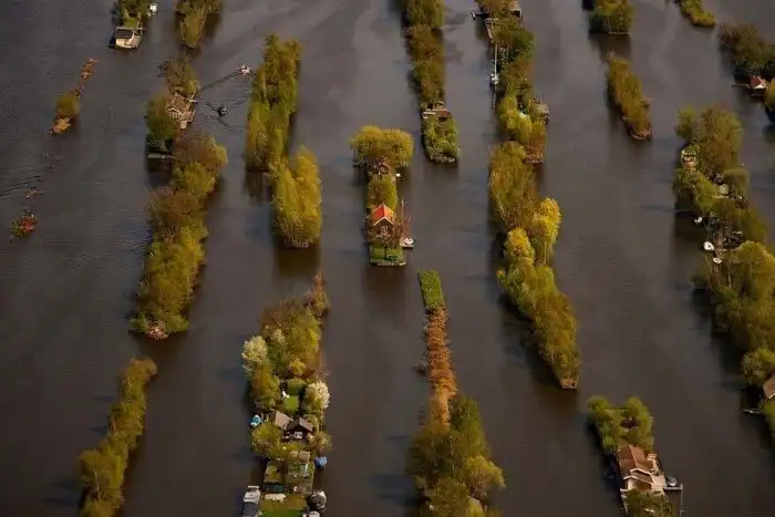 Айя Окава - фотограф, который ищет формы мира