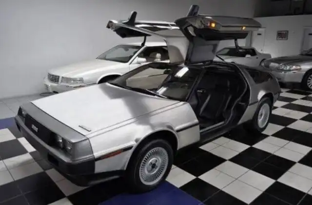 Идеальная капсула времени: DeLorean DMC-12 1983 года