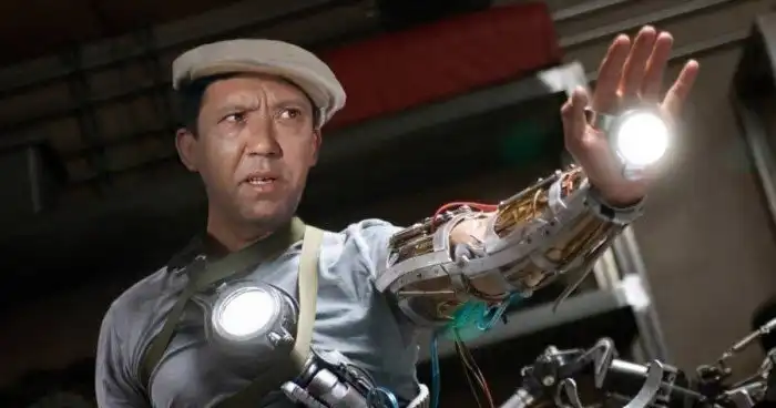 Киновселенная с героями зарубежных и отечественных фильмов: 15 работ от мастера коллажей