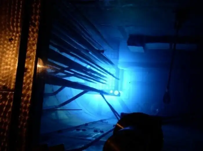 Красивое и завораживающее явление, которое происходит в ядерных реакторах