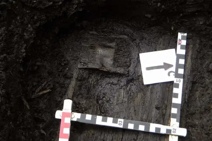 Тайна помадной банки