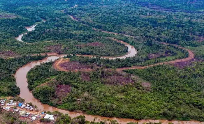 Почему нельзя проехать из Северной Америки в Южную на автомобиле?