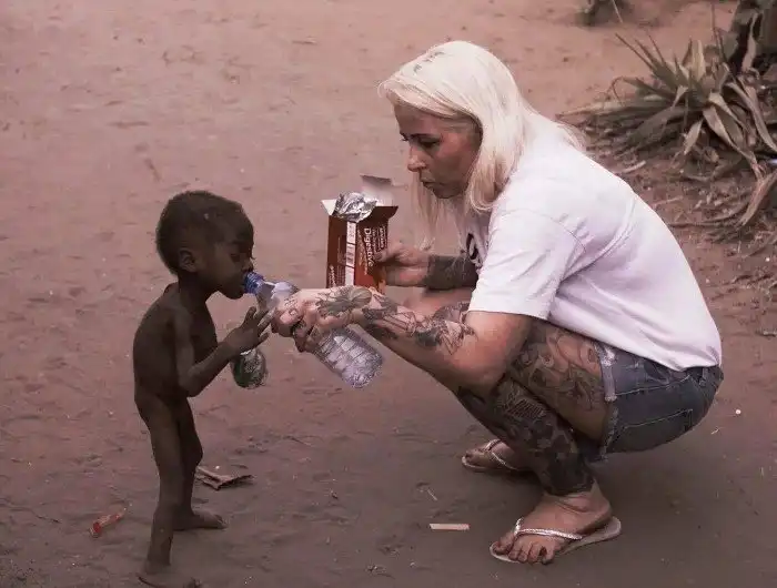 Как сейчас живет мальчик из Нигерии, которого Анна Ловен взяла под опеку?