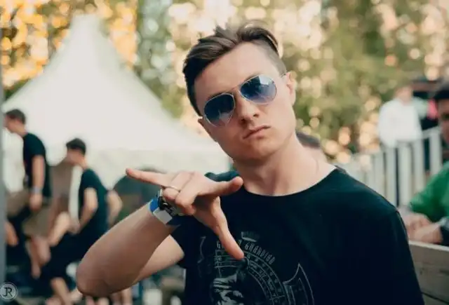 Пьяный блогер и певец Олег Абрамов (Radio Tapok) попал в смертельное ДТП в Подмосковье