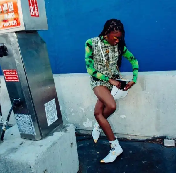 Люди в абсурдных позах, которым все равно на мнение окружающих