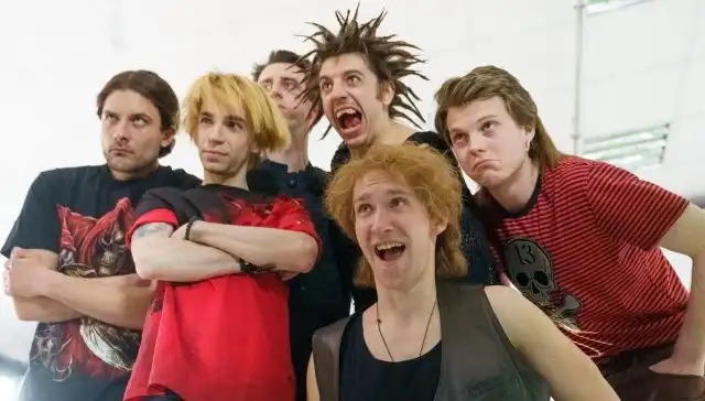 Первые кадры со съемок сериала о группе "Король и шут": кто сыграет Горшка и Князя