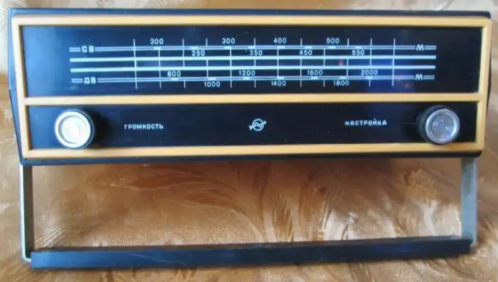 Почему водители в СССР так любили радиоприемник "Альпинист-407"