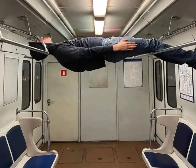 Чудаки и модники из метро