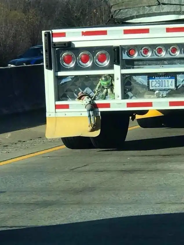 Невероятные происшествия на дороге, в которые никто бы не поверил, если бы не фото