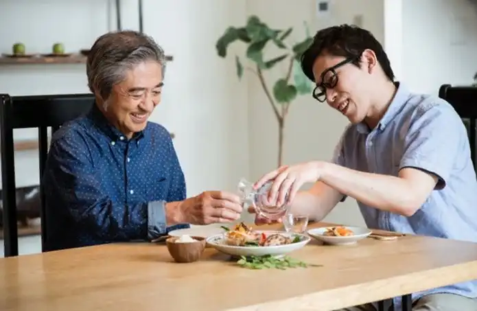 Зачем японцы усыновляют взрослых мужчин