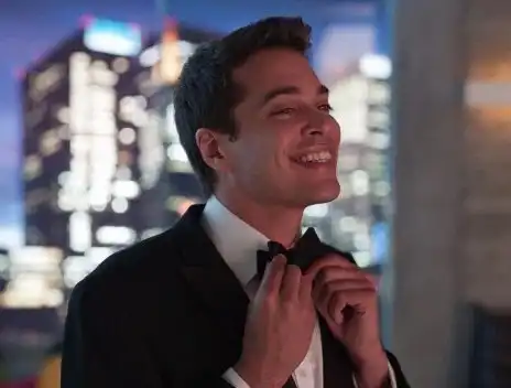 Что делает мужчина перед свиданием с любовницей?