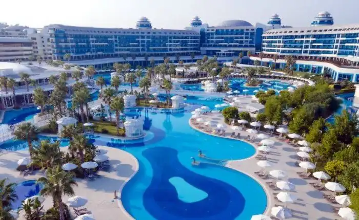 Почему турецкие отели не принимают одиноких мужчин-туристов?