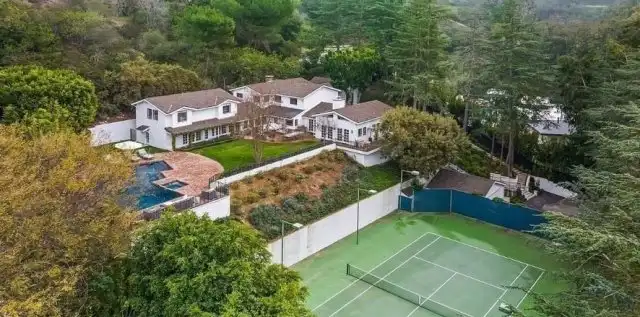 Звезда фильма "Дюна" Тимоти Шаламе купил особняк за 11 миллионов долларов