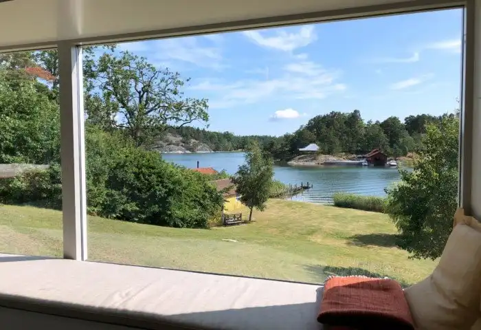 Почему в Швеции никто не зашторивает окна?