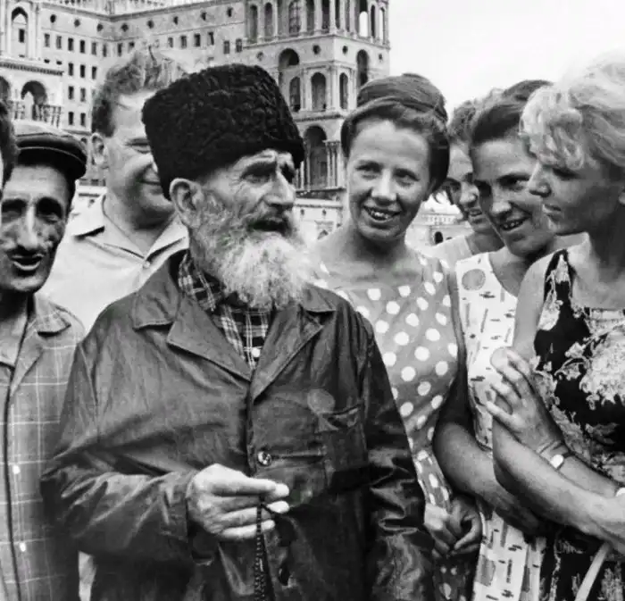 Когда ему было 137 лет, он взял себе в жены молоденькую и у них родилась дочка: жизнь простого пастуха