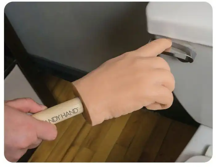 Пранкеры насмехаются над обществом потребления