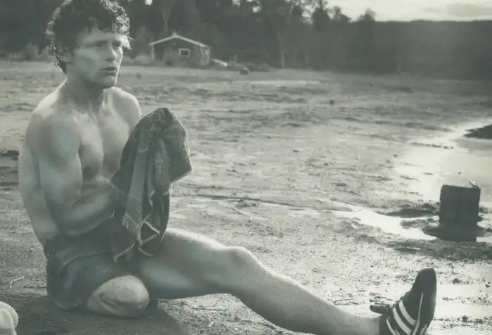 Он бежал на одной ноге пока не упал, но так и не смог убежать от болезни