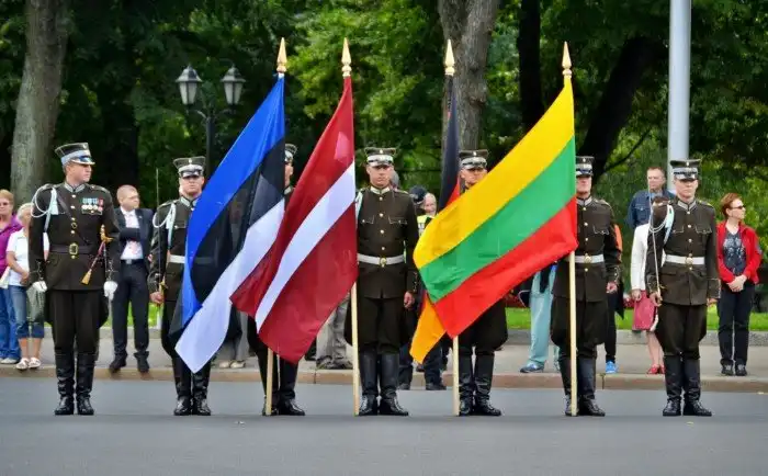 Почему прибалты так ненавидят русских? Объясняю причины