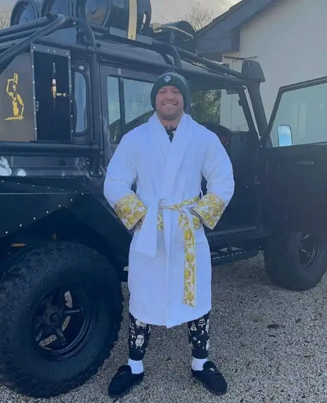 "Ирландский тюнинг": Конор Макгрегор прокачал свою машину так, что удивился бы даже XZibit