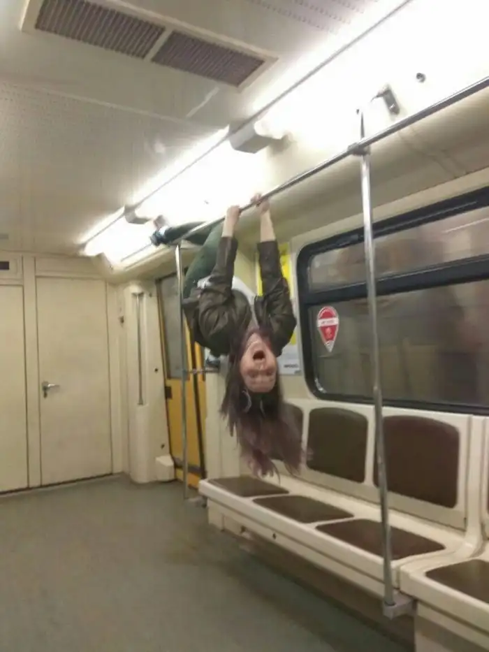 Эти ненормальные москвичи, или что жители столицы вытворяют в метро