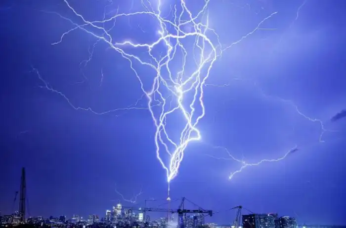 Как работает первый в мире лазерный громоотвод